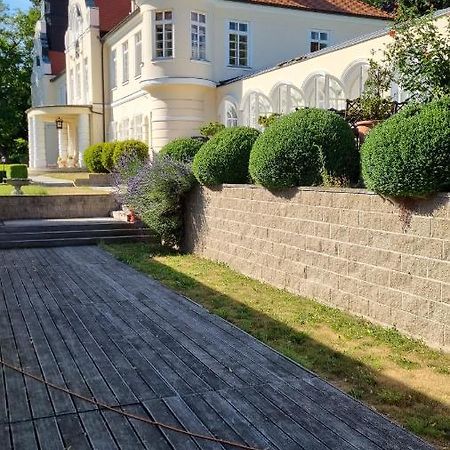 Chateau Radvanov Pension Mlada Vozice Esterno foto